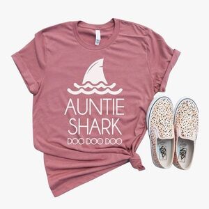 NWOT Auntie Shark Doo Doo Doo Doo shirt - Aunt to be gift